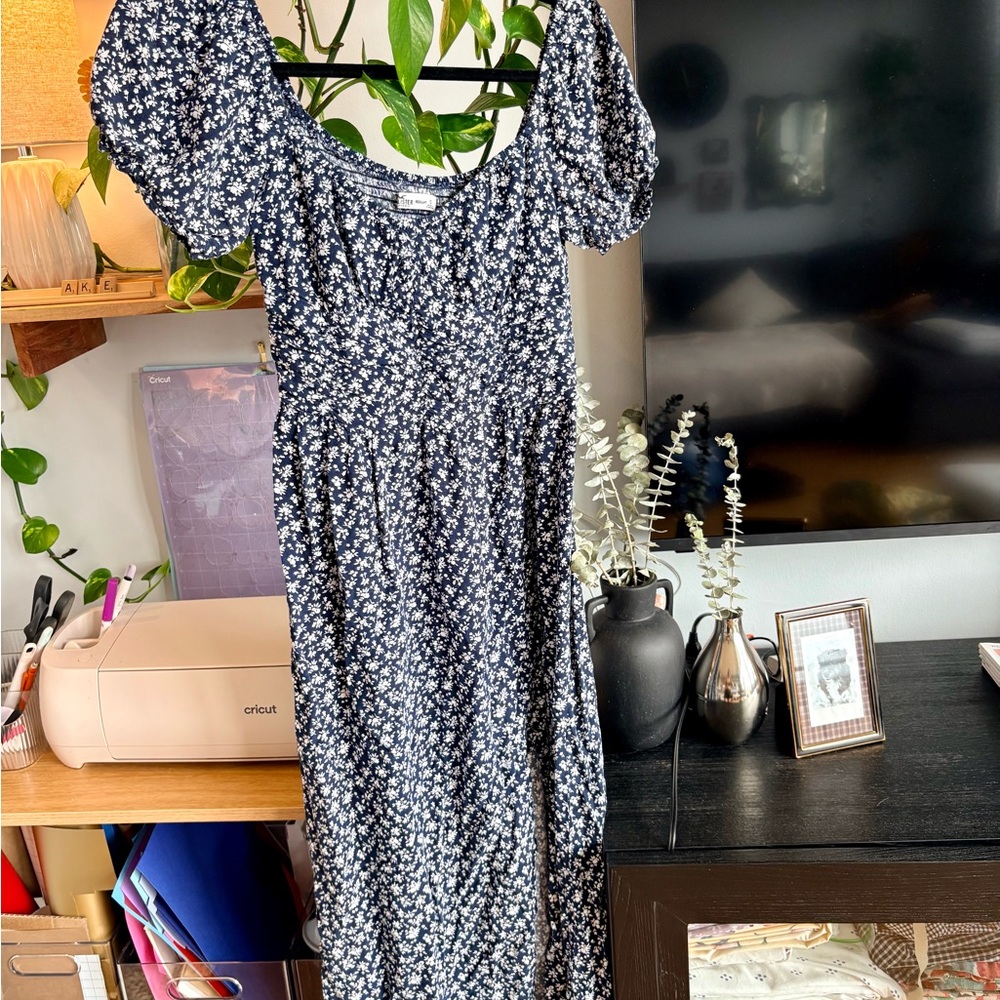 Hollister Navy Floral Puff-Sleeve Maxi Dress